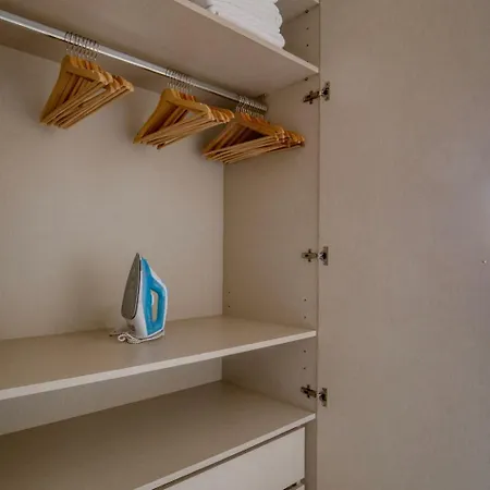 Apartment Blueground Sarria Doorman Fresh Renovation Bcn-120 Barcelona